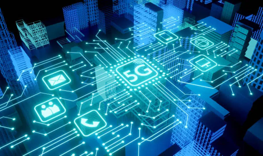 5G network technology connecting digital city infrastructure